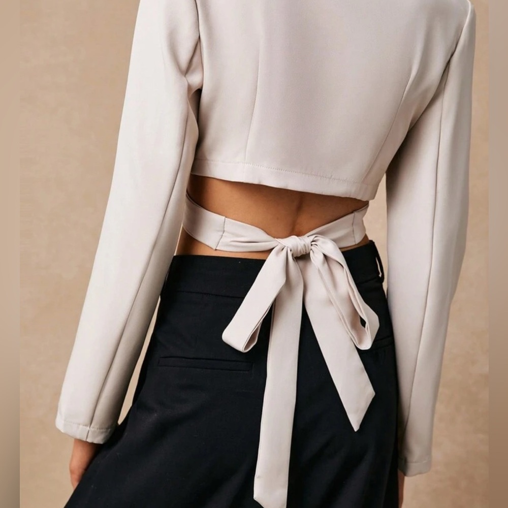 Cropped tie ribbon blazer